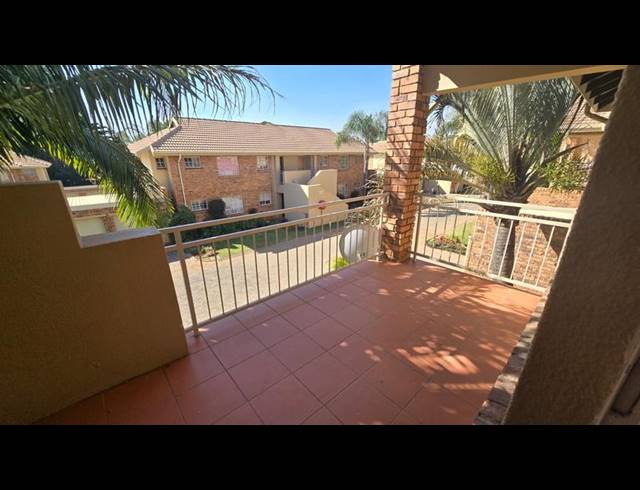 3 BEDROOM APARTMENT FOR SALE IN MAGALIESKRUIN